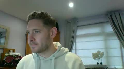 Snapshot of dirtylondon729 chatting on 01/08/26, 12:18 Exhibitionist Ben online show from 01/08/26, 12:18
