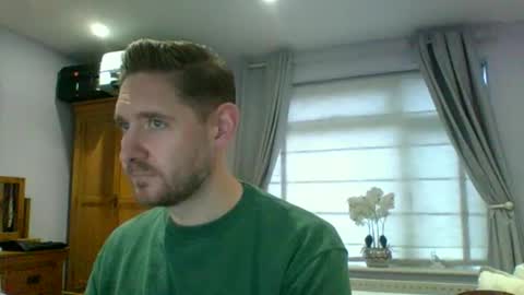 Snapshot of dirtylondon729 chatting on 01/19/26, 01:37 Exhibitionist Ben online show from 01/19/26, 01:37