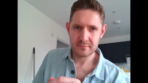 Snapshot of dirtylondon729 chatting on 03/04/26, 12:22 Exhibitionist Ben online show from 03/04/26, 12:22