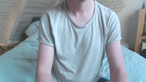 Snapshot of dirtynils0489 chatting on 02/18/25, 07:54 Nils online show from 02/18/25, 07:54