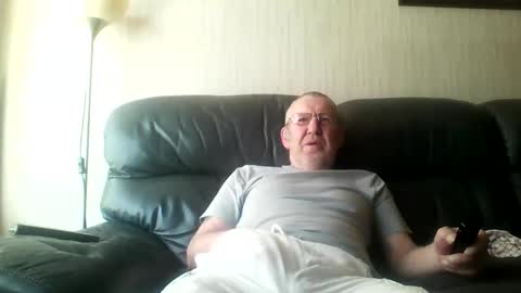 Snapshot of discovery63 chatting on 04/13/26, 12:54 discovery63 online show from 04/13/26, 12:54