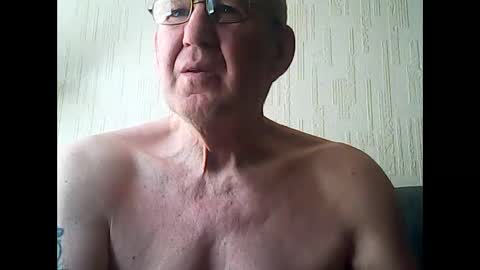 Snapshot of discovery63 chatting on 05/29/26, 11:19 discovery63 online show from 05/29/26, 11:19