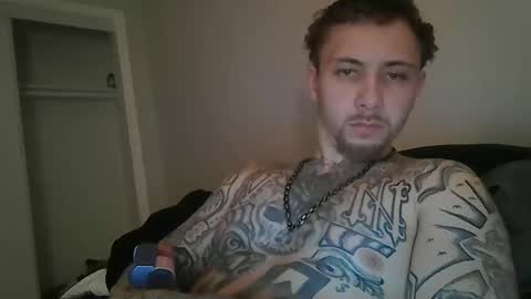 Snapshot of discreet_desires98 chatting on 12/21/25, 06:31 Discreet Desires98 online show from 12/21/25, 06:31