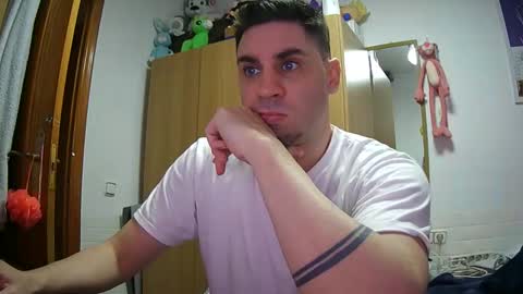 Snapshot of diselobienclaro chatting on 12/17/25, 09:21 diselobienclaro online show from 12/17/25, 09:21