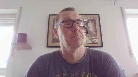 Snapshot of disney0988 chatting on 03/21/26, 10:31 disney0988 online show from 03/21/26, 10:31