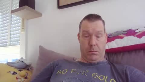 Snapshot of disney0988 chatting on 03/22/26, 08:18 disney0988 online show from 03/22/26, 08:18