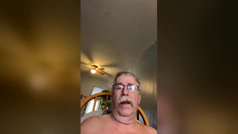 Snapshot of dispencer74 chatting on 01/12/26, 05:29 dispencer74 online show from 01/12/26, 05:29