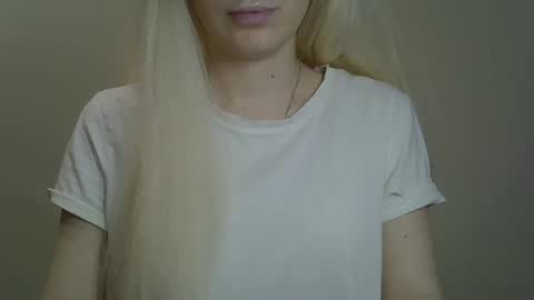 Snapshot of ditamilton chatting on 01/06/25, 12:24 DitaMilton online show from 01/06/25, 12:24