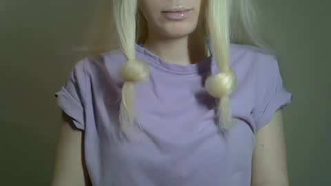 Snapshot of ditamilton chatting on 01/16/25, 08:14 DitaMilton online show from 01/16/25, 08:14