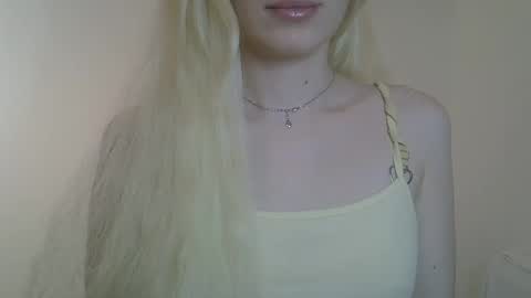 DitaMilton online show from 03/08/26, 07:39