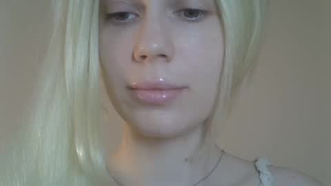 DitaMilton online show from 03/23/26, 07:40