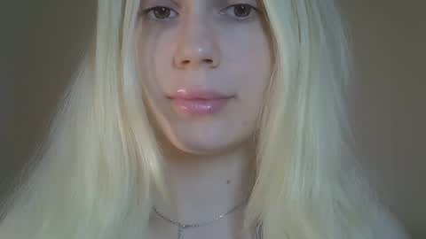 DitaMilton online show from 04/01/26, 08:17