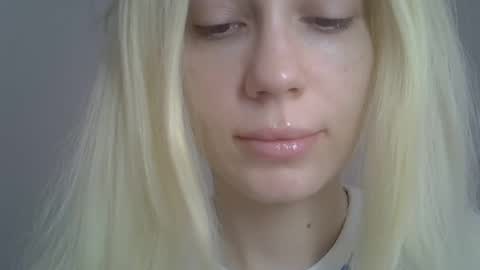 DitaMilton online show from 04/22/26, 08:39