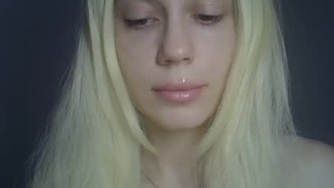 DitaMilton online show from 04/23/26, 04:09