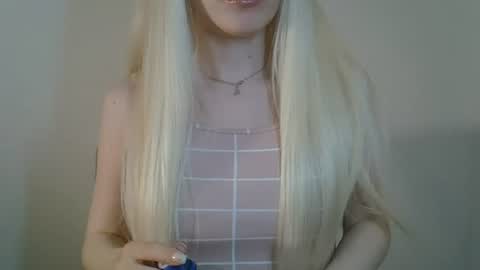 Snapshot of ditamilton chatting on 06/26/26, 07:29 DitaMilton online show from 06/26/26, 07:29