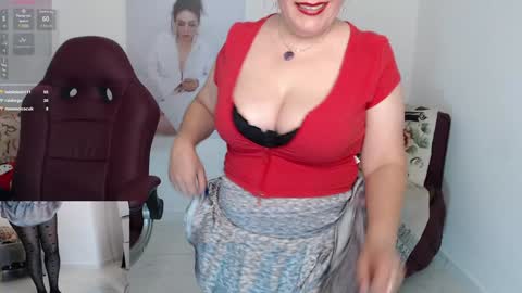 Snapshot of diva_milf chatting on 12/22/24, 11:11 Diva online show from 12/22/24, 11:11