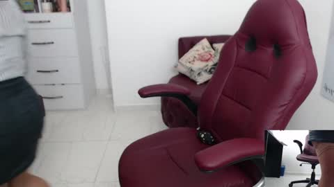 Snapshot of diva_milf chatting on 01/02/25, 08:46 Diva online show from 01/02/25, 08:46