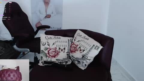 Snapshot of diva_milf chatting on 01/23/25, 01:08 Diva online show from 01/23/25, 01:08