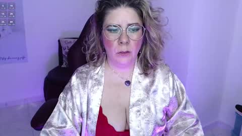 Snapshot of diva_milf chatting on 02/15/25, 02:15 Diva online show from 02/15/25, 02:15