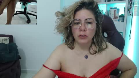 Snapshot of diva_milf chatting on 02/23/25, 12:27 Diva online show from 02/23/25, 12:27