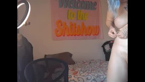 Snapshot of divinathedivine chatting on 10/01/25, 12:49 divinathedivine online show from 10/01/25, 12:49