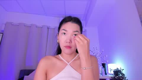 Snapshot of divine_madness chatting on 07/16/26, 06:19 AKITA MEW MEW Follow online show from 07/16/26, 06:19