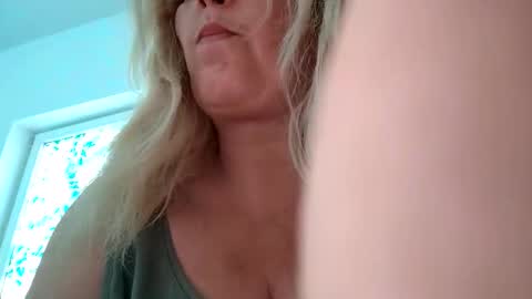 Alexxa online show from 04/20/26, 10:51