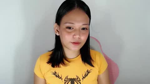 Snapshot of divinegoddness chatting on 05/17/26, 05:42 Crystal mae online show from 05/17/26, 05:42
