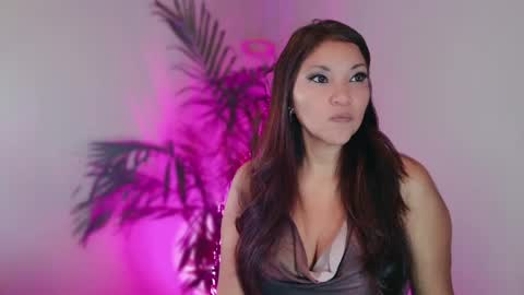Snapshot of divinelynn chatting on 06/01/26, 01:13 DivineLynn online show from 06/01/26, 01:13
