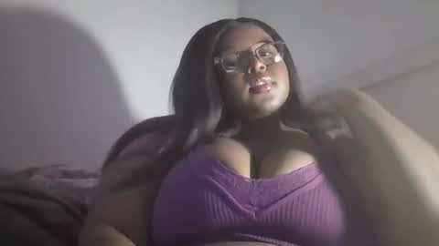 divinenicole22 online show from 02/16/25, 02:42