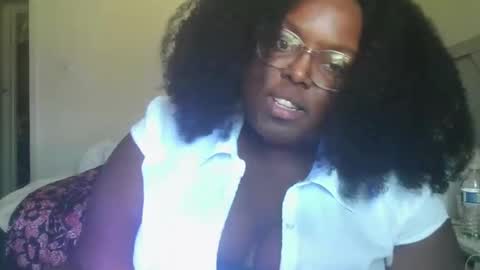 divinenicole22 online show from 11/12/25, 07:13