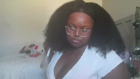 divinenicole22 online show from 11/17/25, 06:03