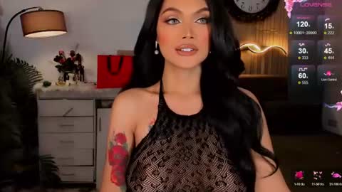 Snapshot of divinequeen chatting on 06/19/26, 02:54 online show from 06/19/26, 02:54