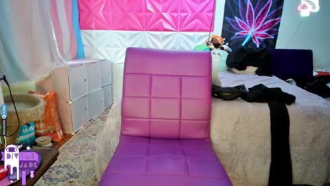 Snapshot of divynejade chatting on 12/02/24, 08:00 Jade Divyne online show from 12/02/24, 08:00