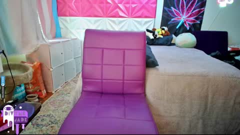 Snapshot of divynejade chatting on 12/04/24, 05:00 Jade Divyne online show from 12/04/24, 05:00