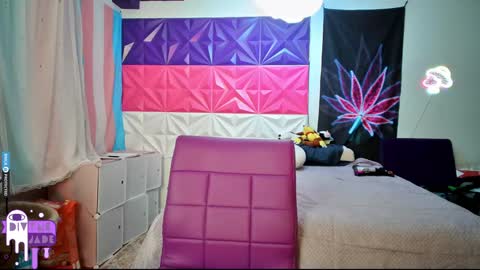 Snapshot of divynejade chatting on 12/06/24, 11:03 Jade Divyne online show from 12/06/24, 11:03