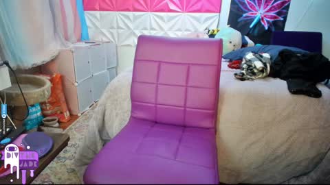 Snapshot of divynejade chatting on 12/12/24, 12:48 Jade Divyne online show from 12/12/24, 12:48