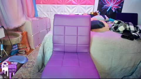 Snapshot of divynejade chatting on 12/12/24, 10:02 Jade Divyne online show from 12/12/24, 10:02