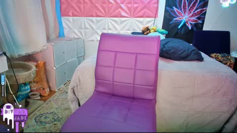 Snapshot of divynejade chatting on 12/15/24, 09:56 Jade Divyne online show from 12/15/24, 09:56