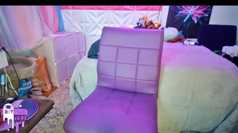 Snapshot of divynejade chatting on 12/15/24, 08:15 Jade Divyne online show from 12/15/24, 08:15