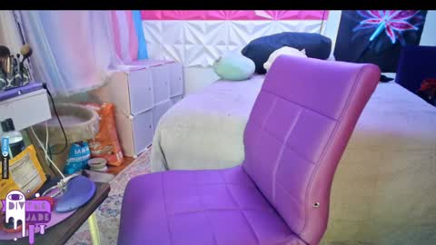 Snapshot of divynejade chatting on 12/16/24, 02:38 Jade Divyne online show from 12/16/24, 02:38