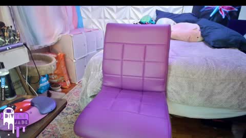 Snapshot of divynejade chatting on 12/21/24, 10:51 Jade Divyne online show from 12/21/24, 10:51