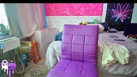 Snapshot of divynejade chatting on 12/23/24, 10:33 Jade Divyne online show from 12/23/24, 10:33