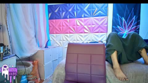 Snapshot of divynejade chatting on 12/28/24, 12:57 Jade Divyne online show from 12/28/24, 12:57