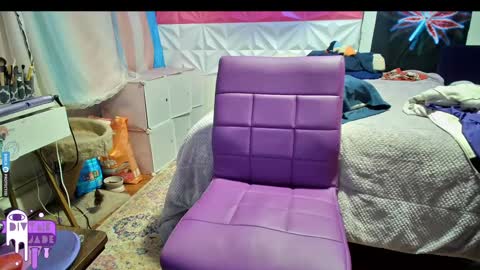 Snapshot of divynejade chatting on 12/29/24, 07:00 Jade Divyne online show from 12/29/24, 07:00