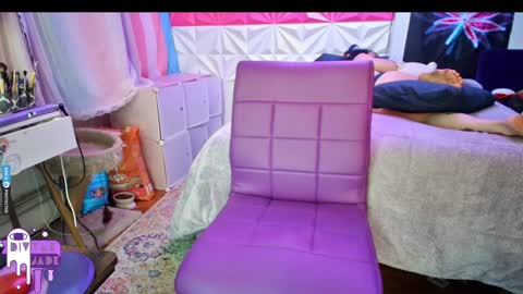 Snapshot of divynejade chatting on 12/30/24, 10:10 Jade Divyne online show from 12/30/24, 10:10