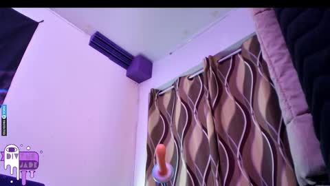 Snapshot of divynejade chatting on 02/15/25, 09:49 Jade Divyne online show from 02/15/25, 09:49