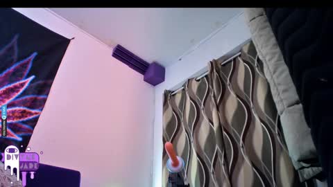 Snapshot of divynejade chatting on 02/15/25, 12:54 Jade Divyne online show from 02/15/25, 12:54