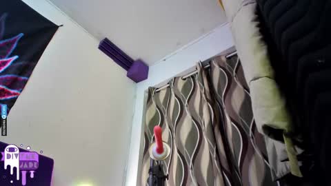 Snapshot of divynejade chatting on 02/20/25, 07:12 Jade Divyne online show from 02/20/25, 07:12