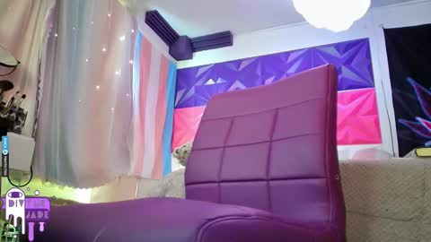 Snapshot of divynejade chatting on 02/23/25, 04:24 Jade Divyne online show from 02/23/25, 04:24